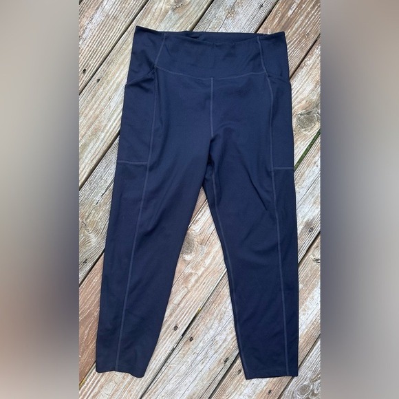 Girlfriend Collective Compressive High-Rise Capri Leggings - Picture 3 of 7